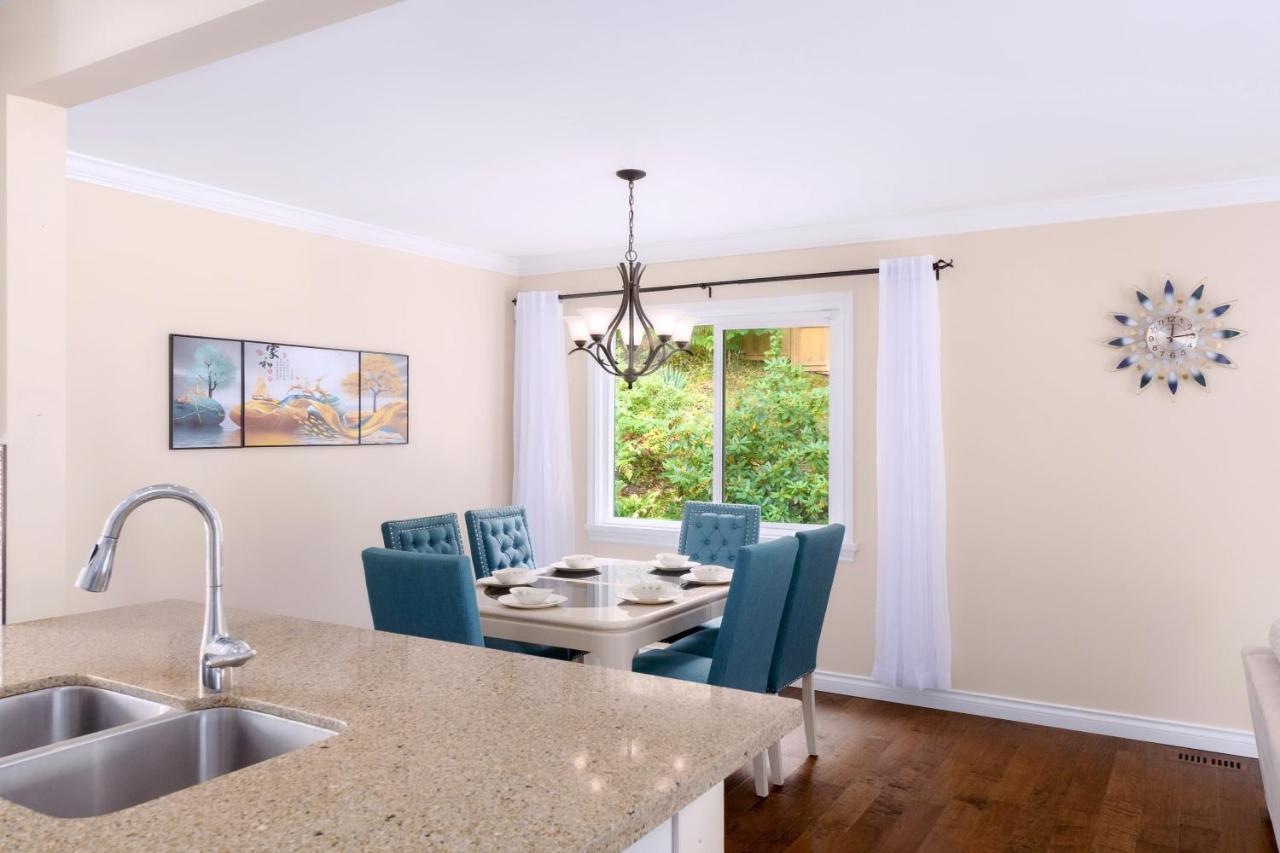 Lovely 3 Bedroom Port Moody Spacious Home 6 People Free Parking Екстериор снимка