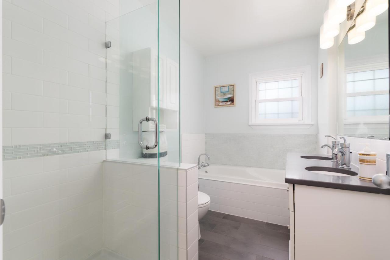 Lovely 3 Bedroom Port Moody Spacious Home 6 People Free Parking Екстериор снимка